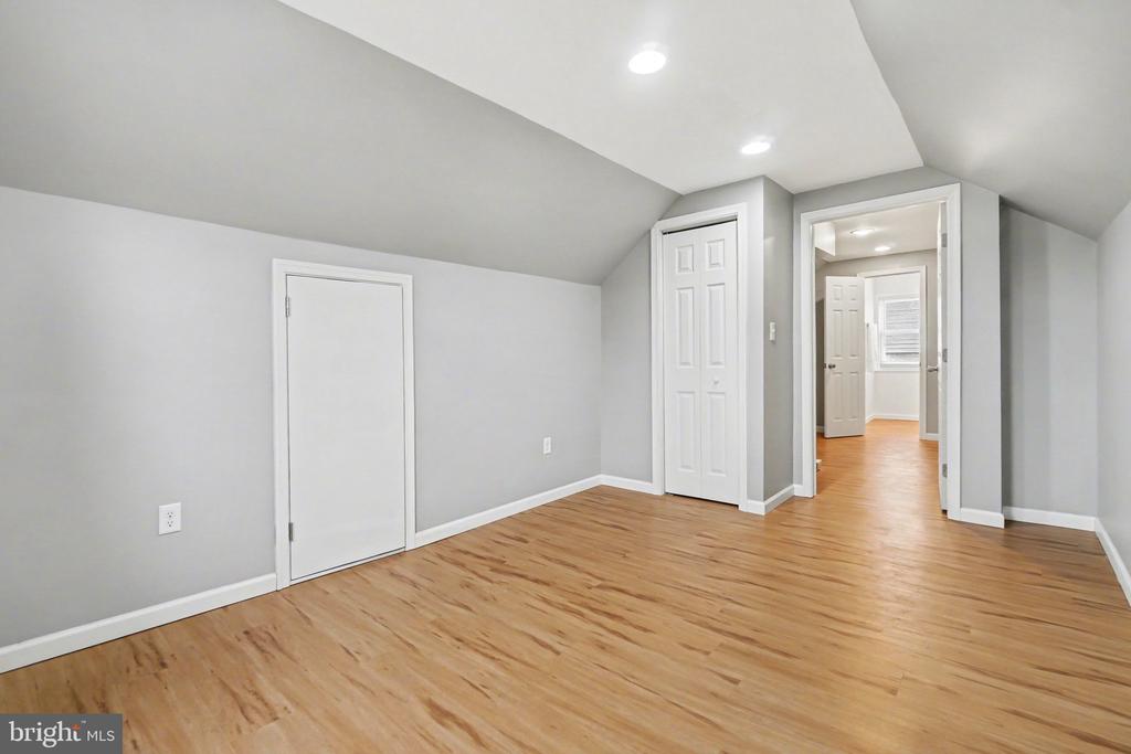 315 E ROOSEVELT AVENUE