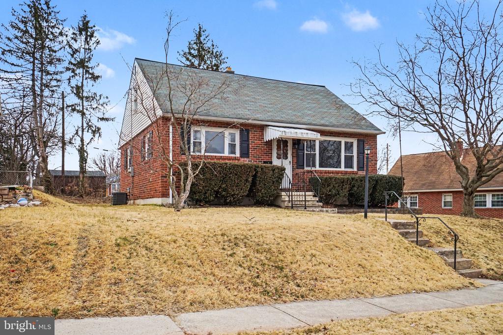 315 E ROOSEVELT AVENUE