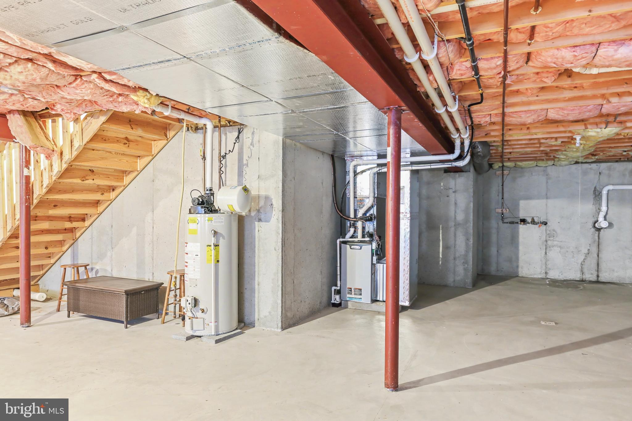 211 BROOKRIDGE COURT