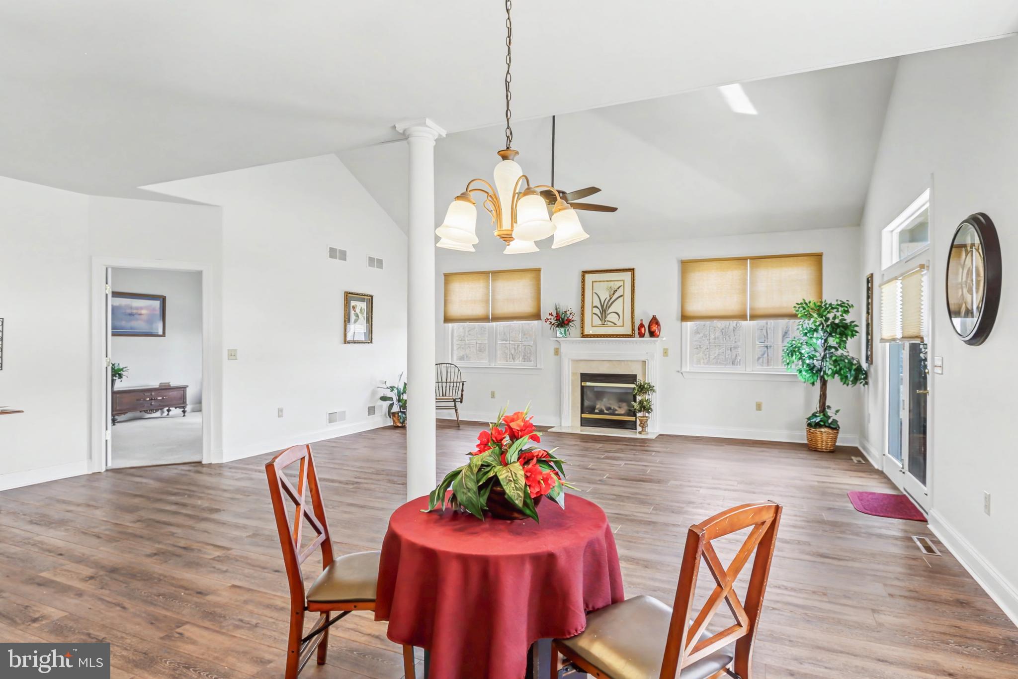 211 BROOKRIDGE COURT