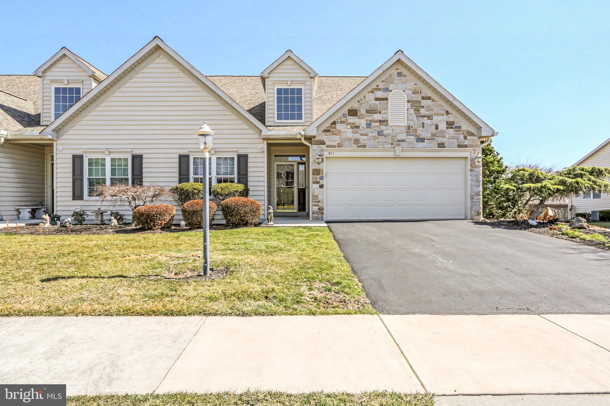 211 BROOKRIDGE COURT