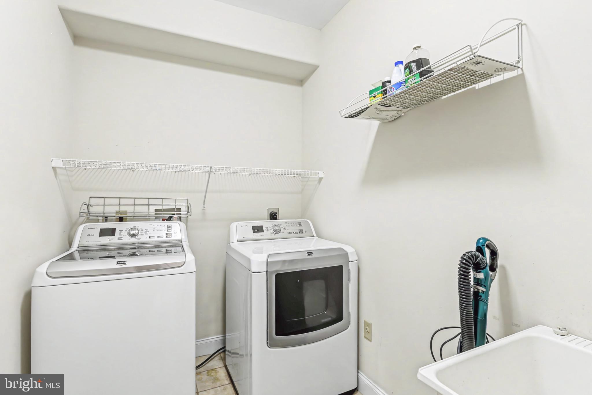 211 BROOKRIDGE COURT