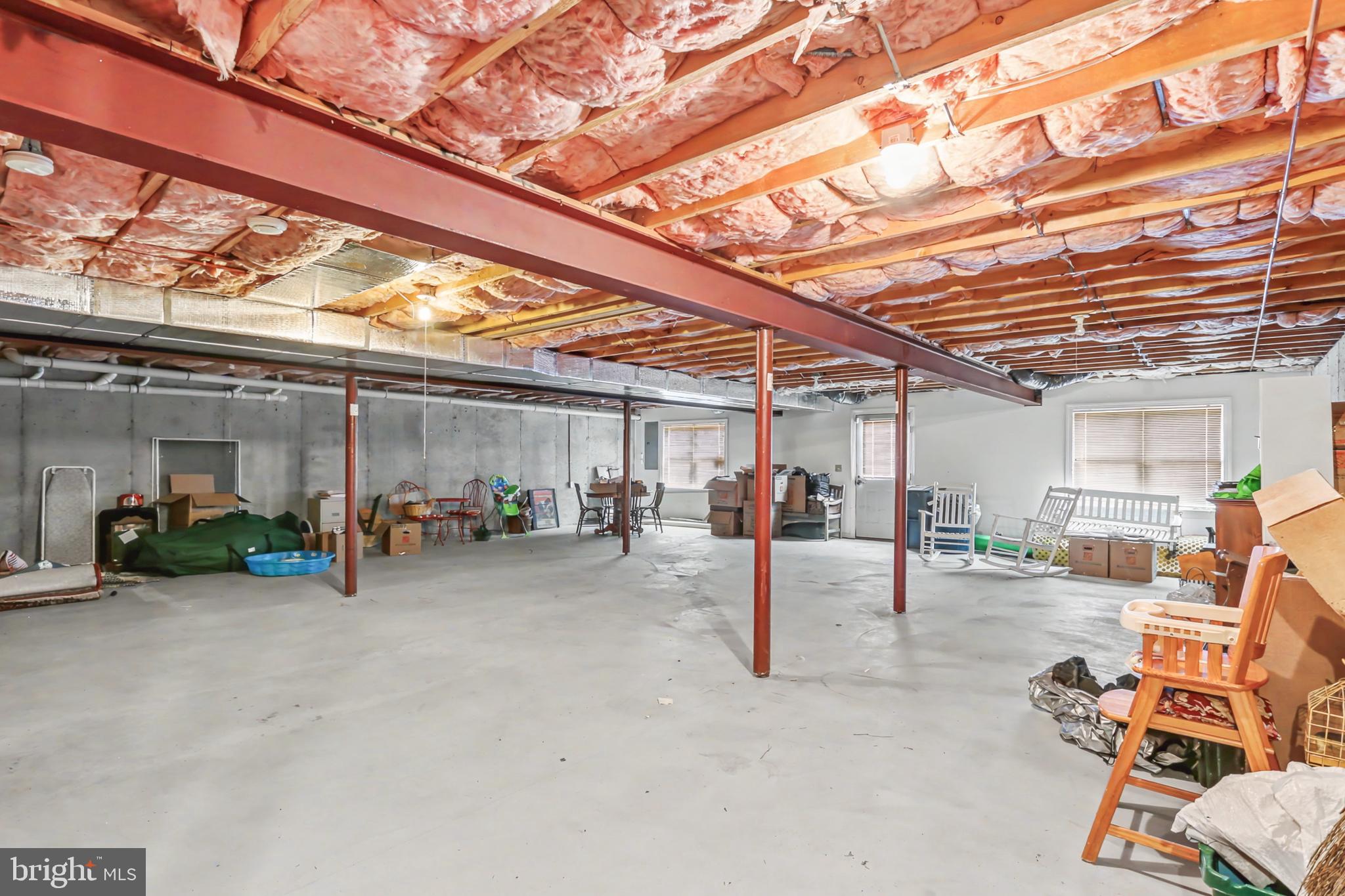 211 BROOKRIDGE COURT