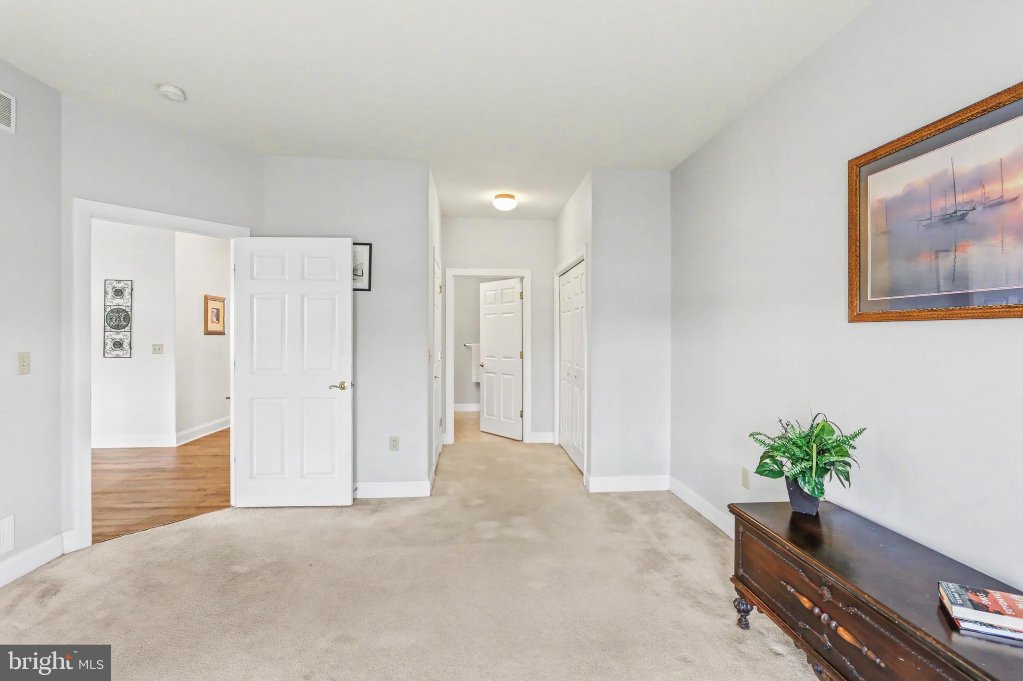 211 BROOKRIDGE COURT