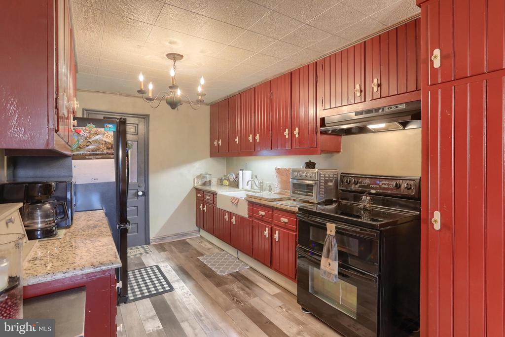 6767 SCHOOLHOUSE ROAD