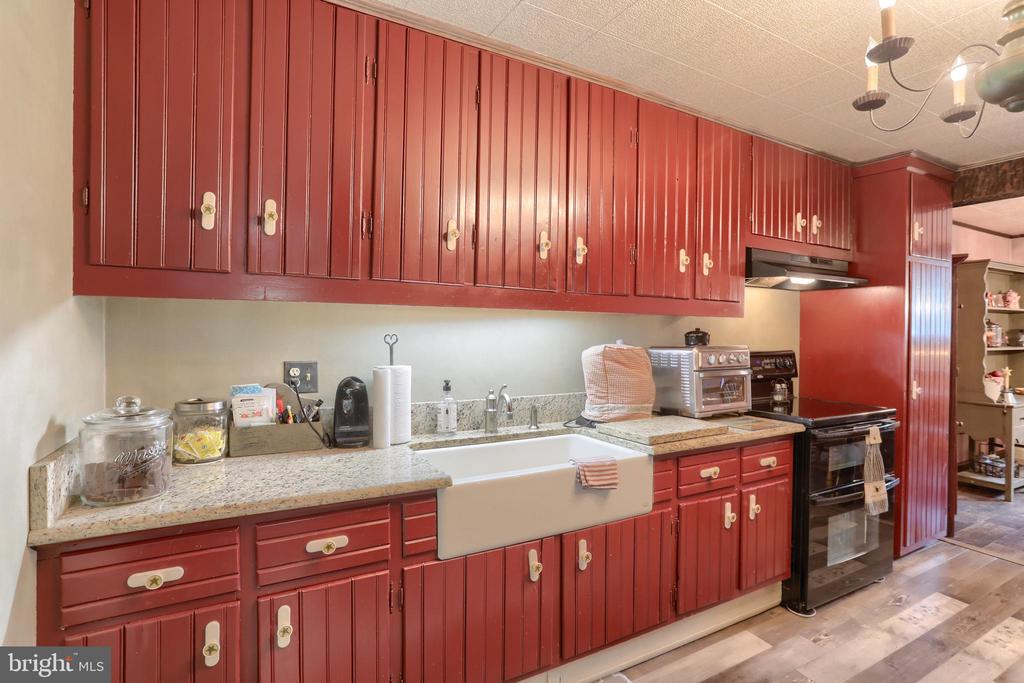 6767 SCHOOLHOUSE ROAD
