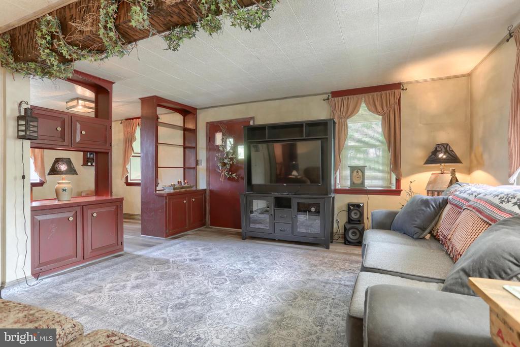 6767 SCHOOLHOUSE ROAD