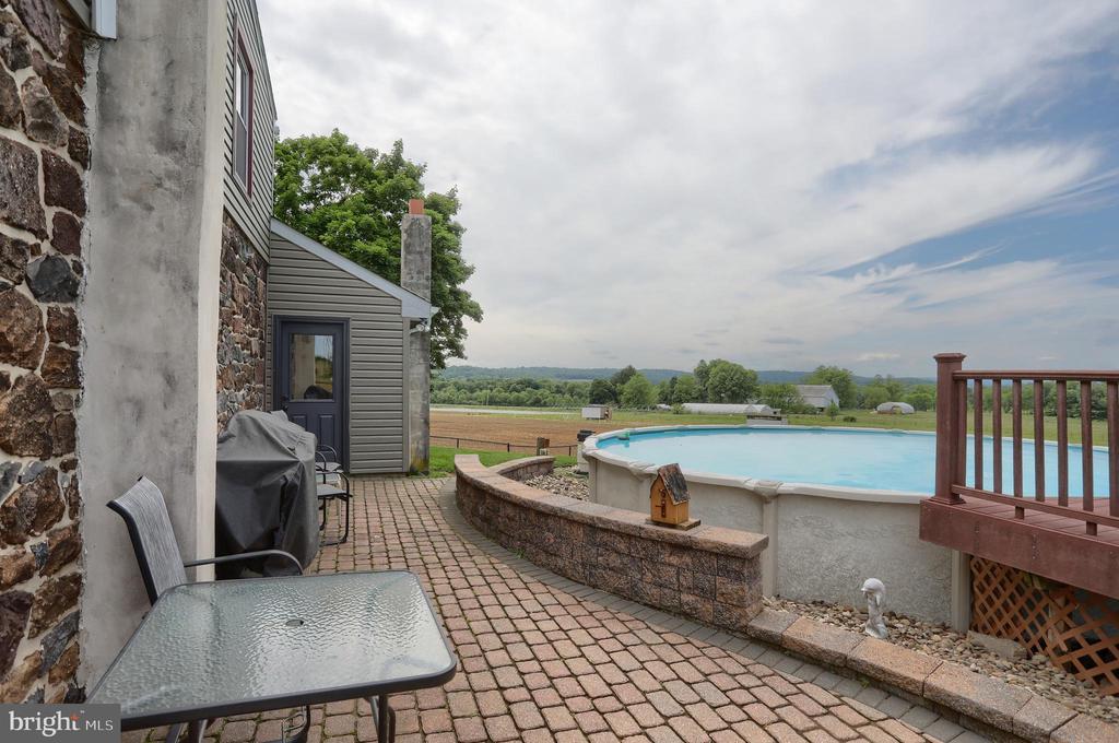 6767 SCHOOLHOUSE ROAD