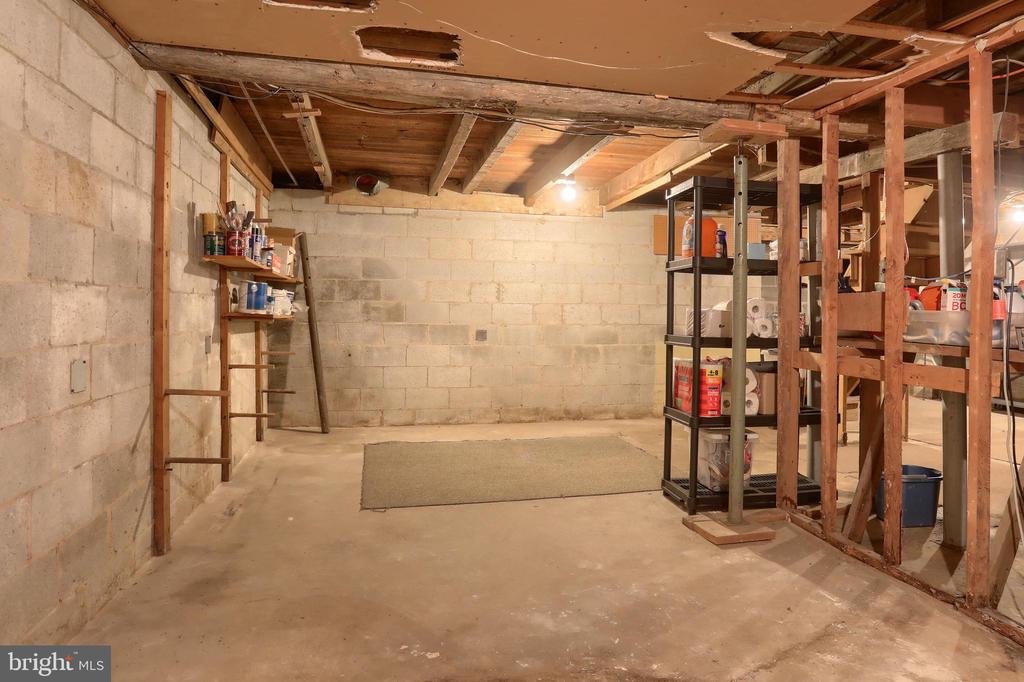 6767 SCHOOLHOUSE ROAD