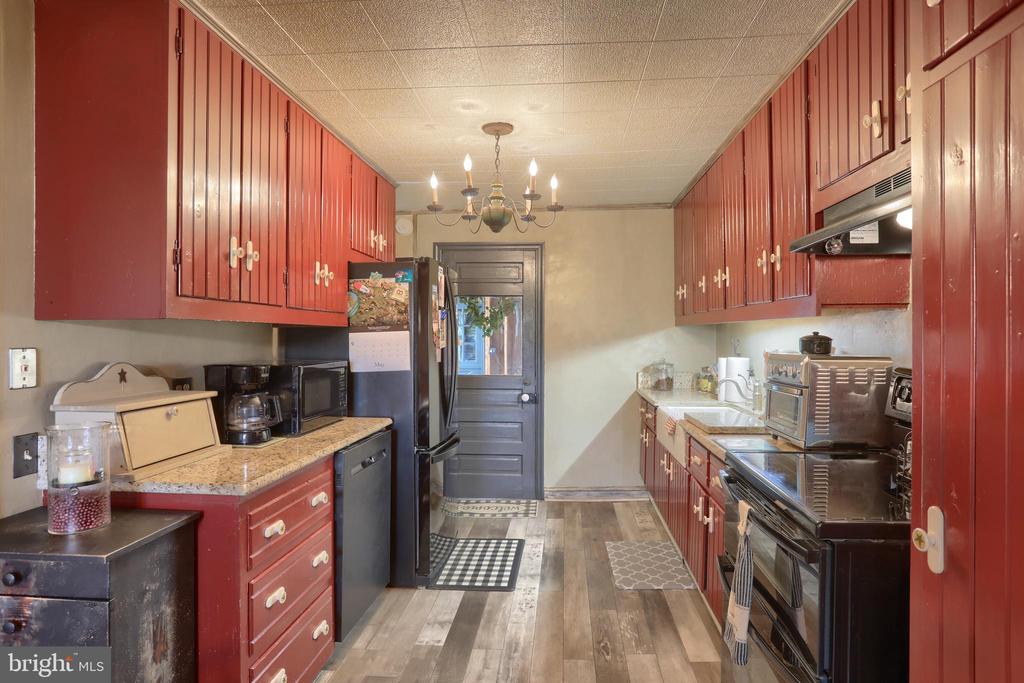 6767 SCHOOLHOUSE ROAD