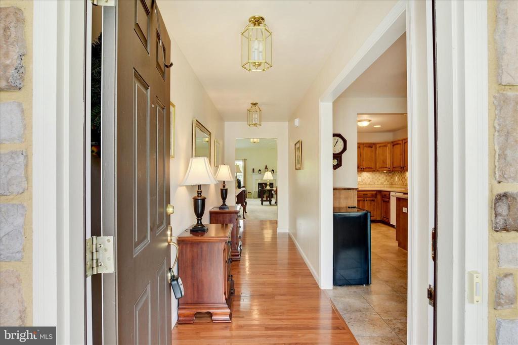 215 BROOKRIDGE COURT