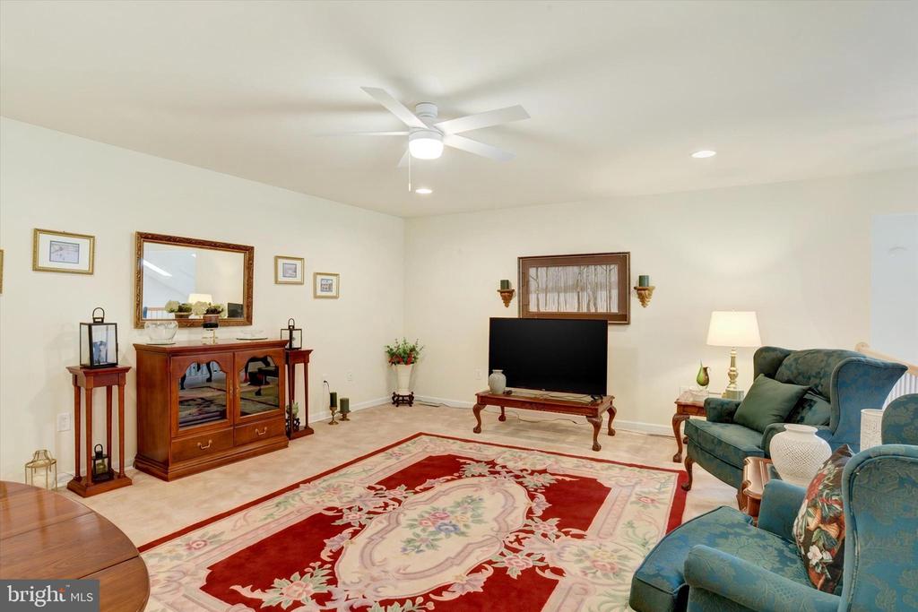 215 BROOKRIDGE COURT