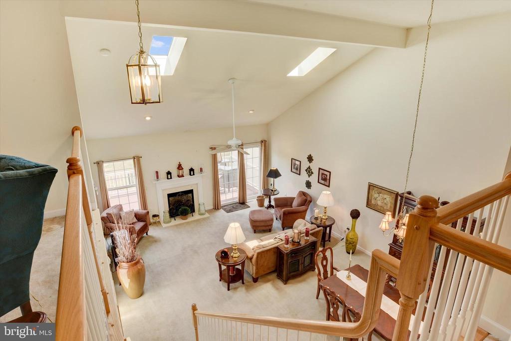 215 BROOKRIDGE COURT