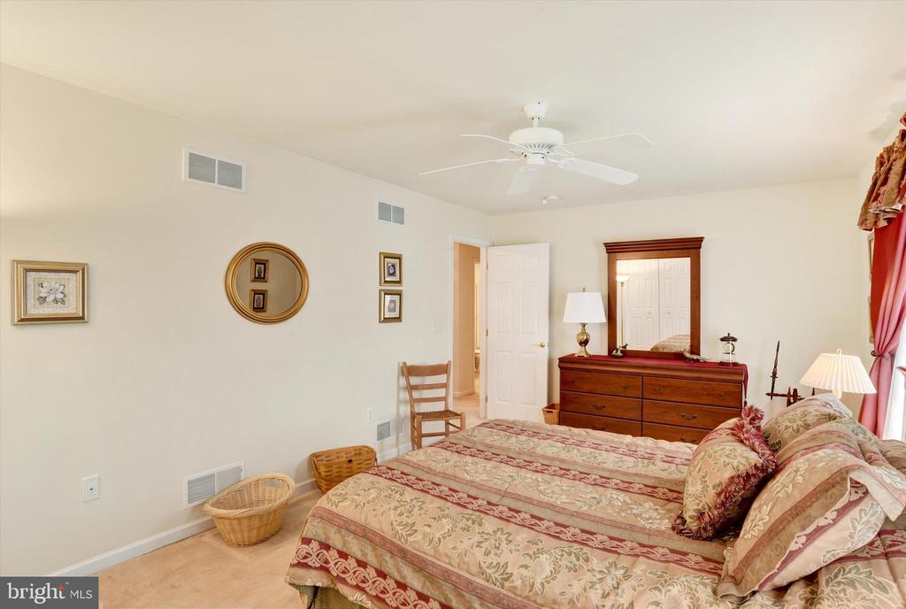 215 BROOKRIDGE COURT