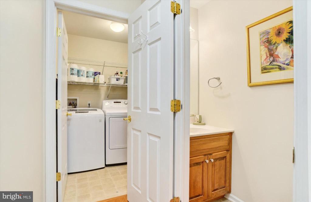 215 BROOKRIDGE COURT