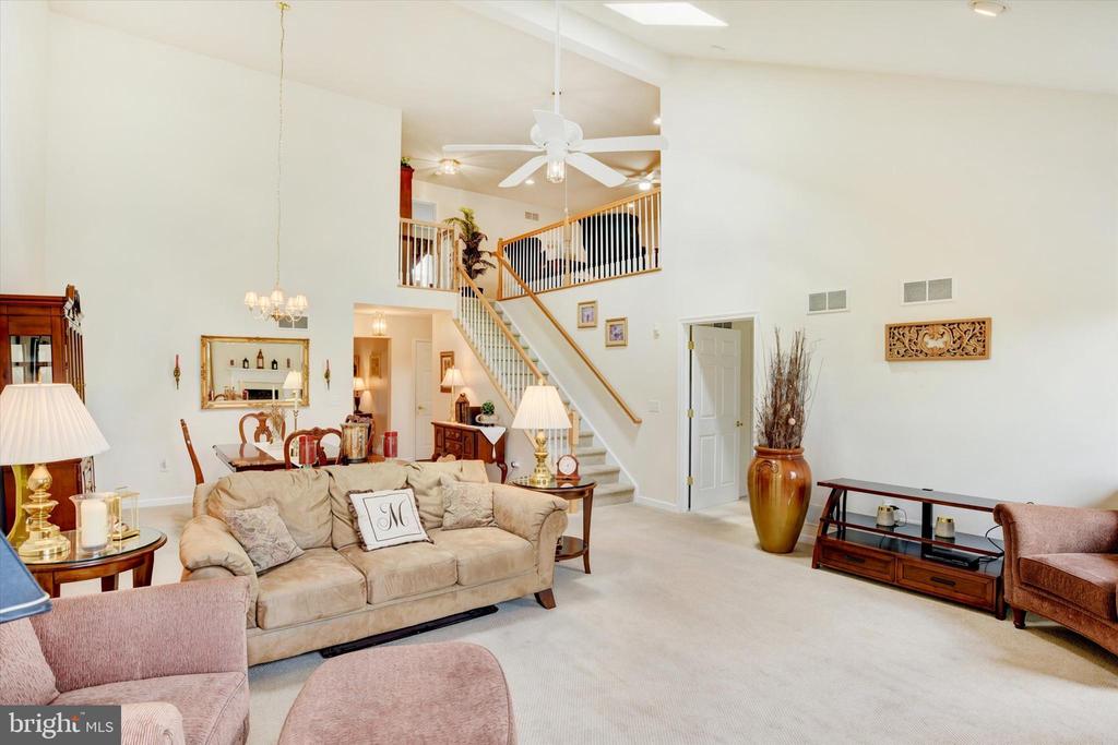 215 BROOKRIDGE COURT