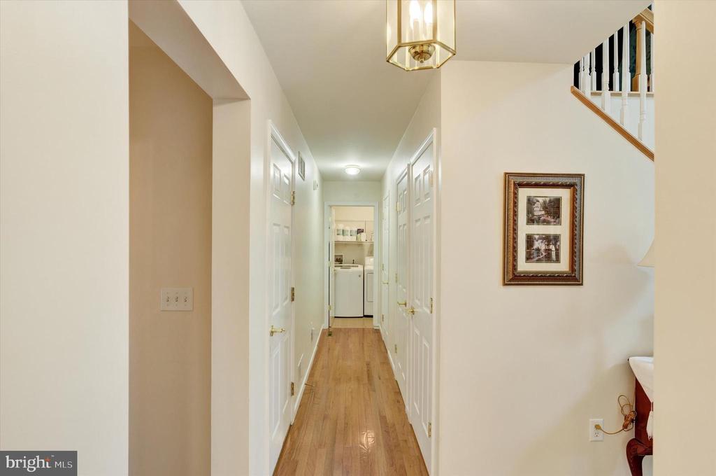 215 BROOKRIDGE COURT