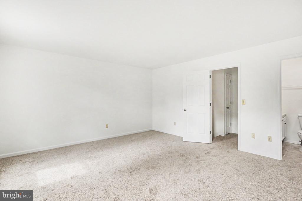 2152 WEXFORD ROAD