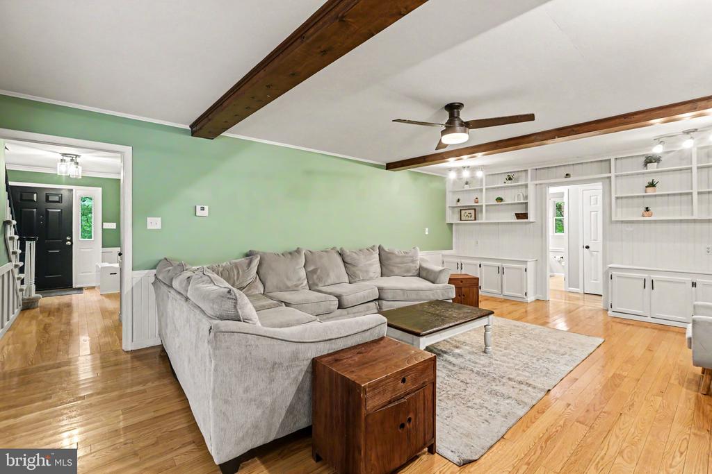 2231 MOCKINGBIRD ROAD