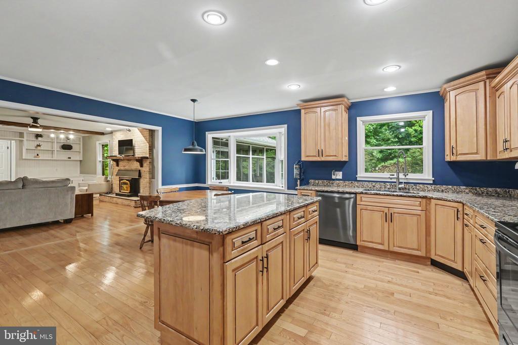 2231 MOCKINGBIRD ROAD