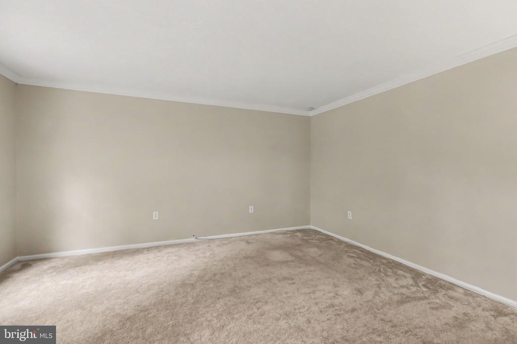 2231 MOCKINGBIRD ROAD