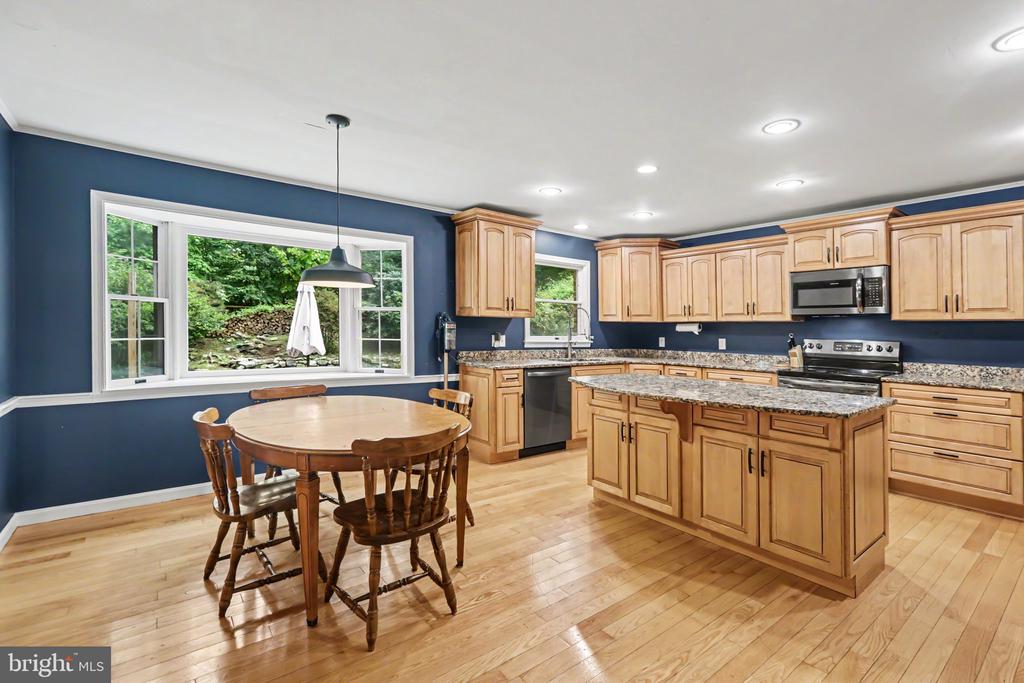 2231 MOCKINGBIRD ROAD