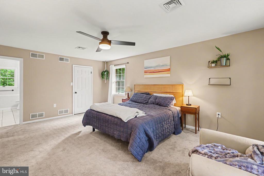 2231 MOCKINGBIRD ROAD