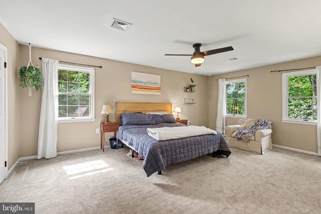 2231 MOCKINGBIRD ROAD