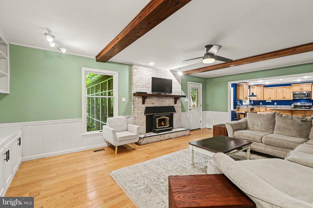 2231 MOCKINGBIRD ROAD