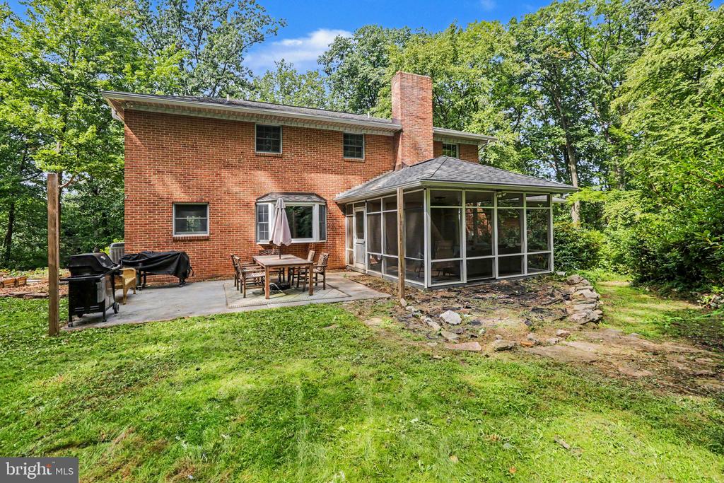 2231 MOCKINGBIRD ROAD