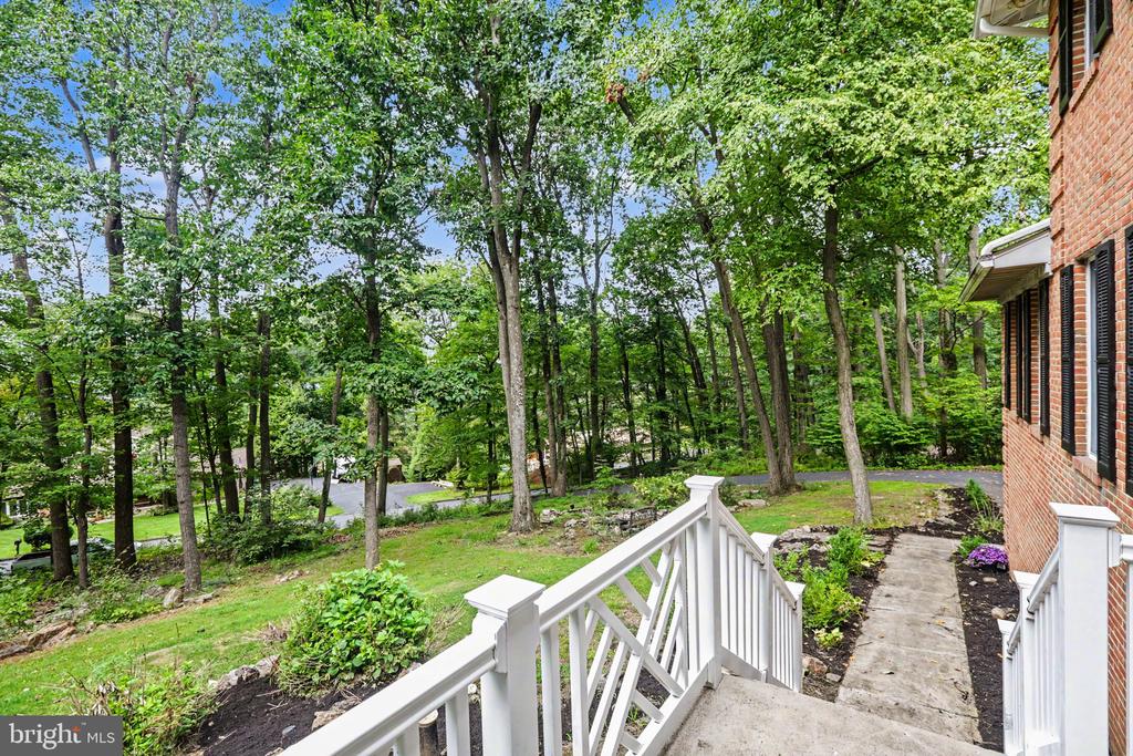 2231 MOCKINGBIRD ROAD