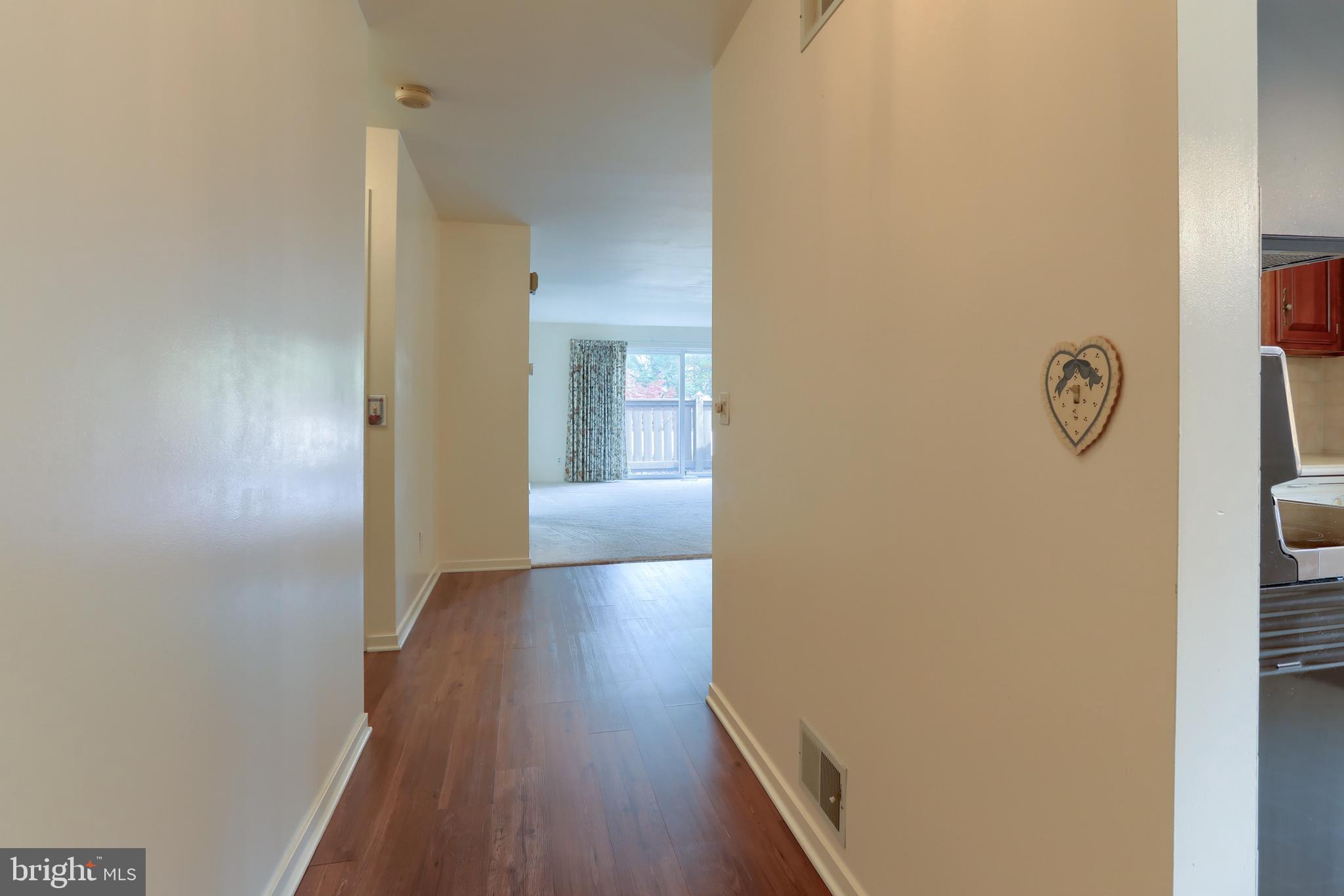 8 Woodland Est