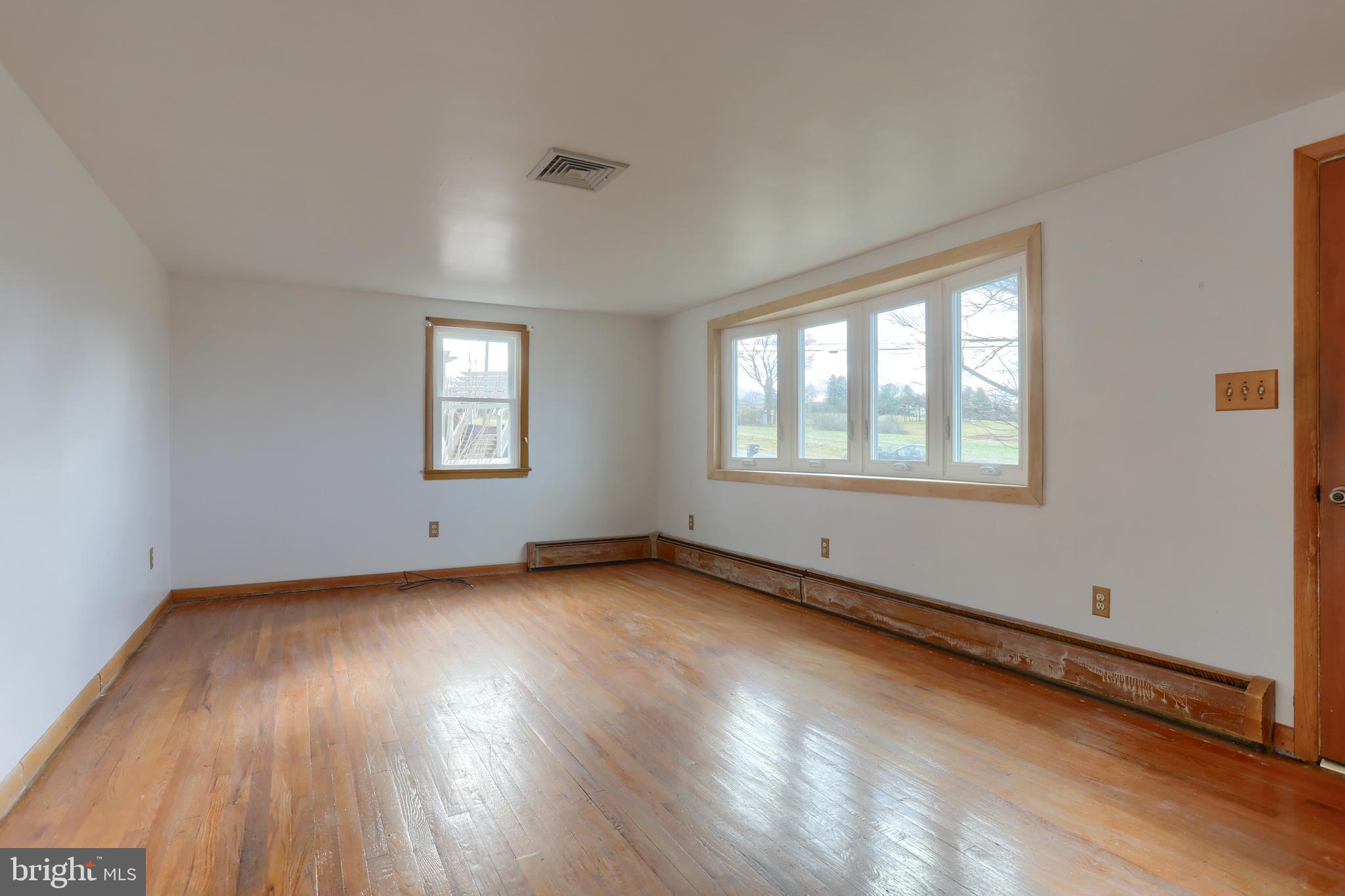 384 Eisenhower Rd