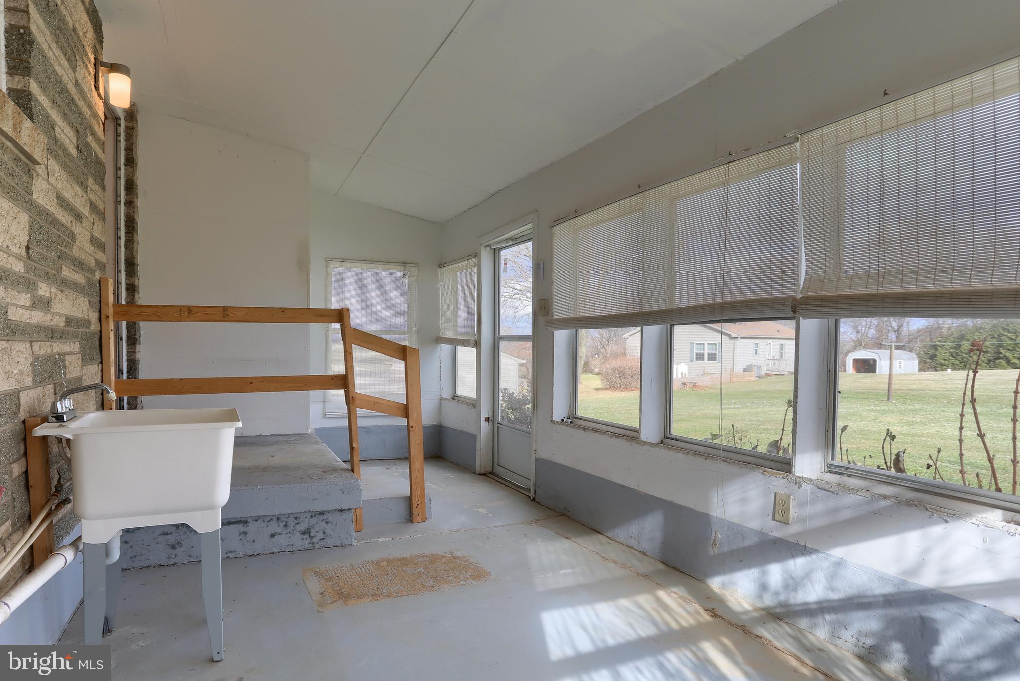384 Eisenhower Rd