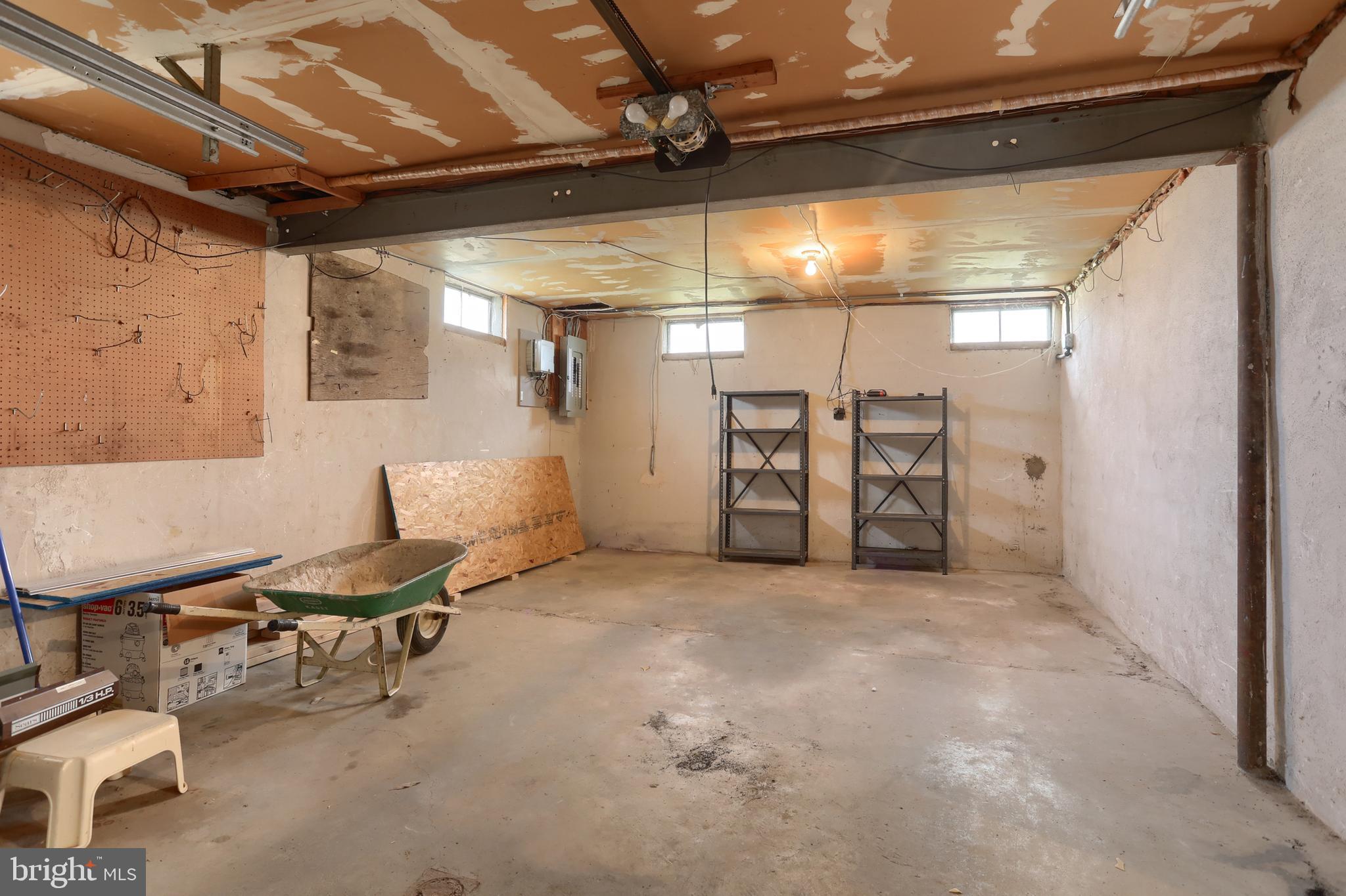 384 Eisenhower Rd
