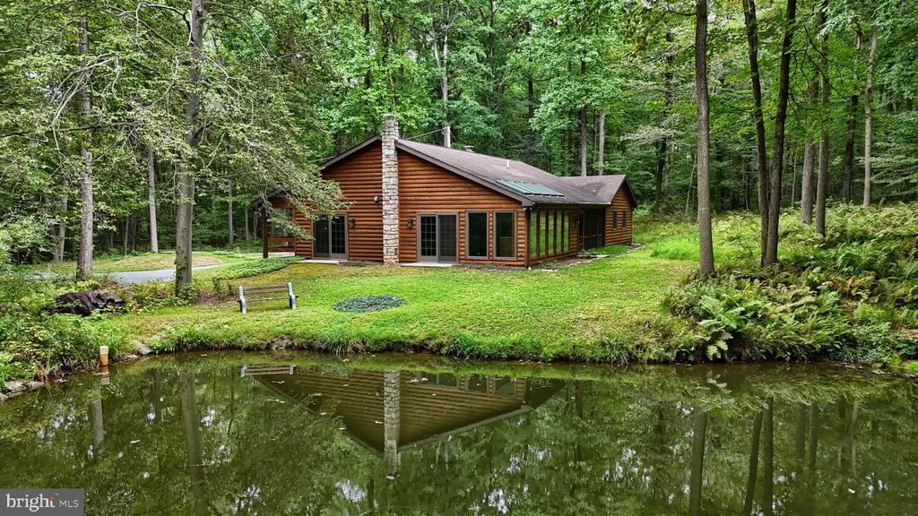 504 Hemlock Ln