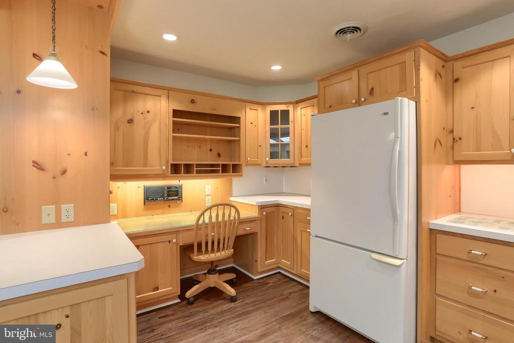 504 Hemlock Ln