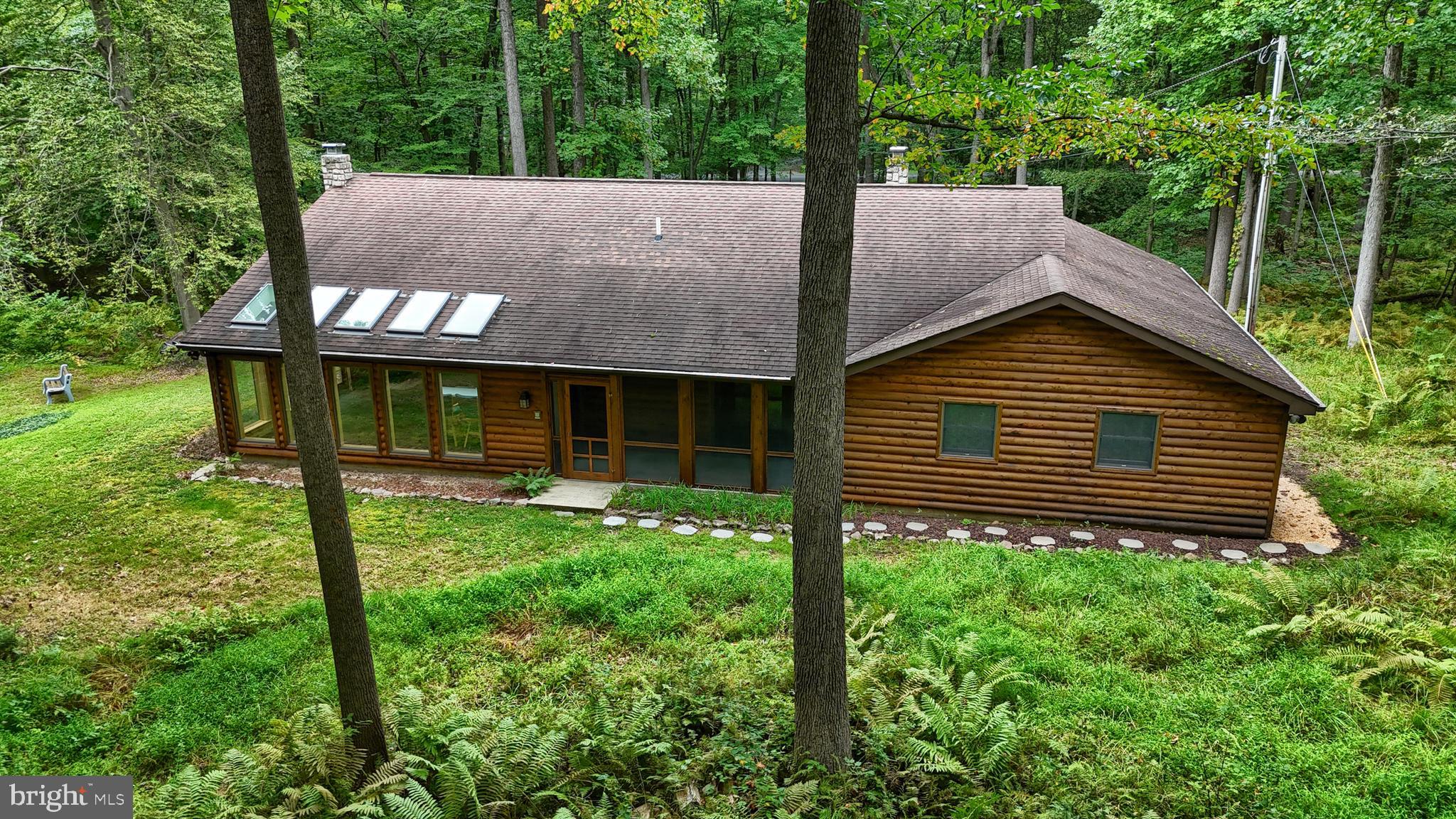 504 Hemlock Ln