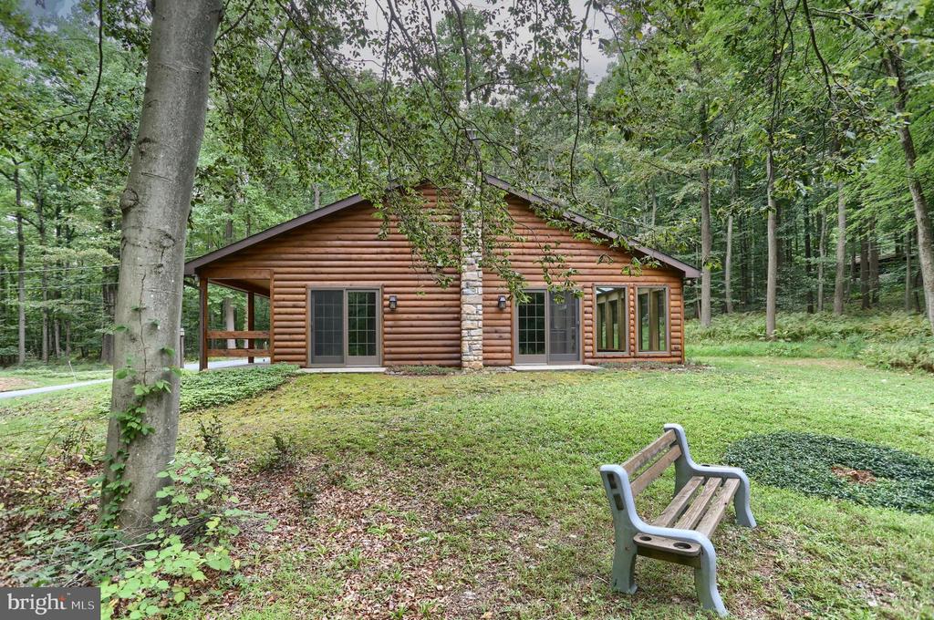 504 Hemlock Ln