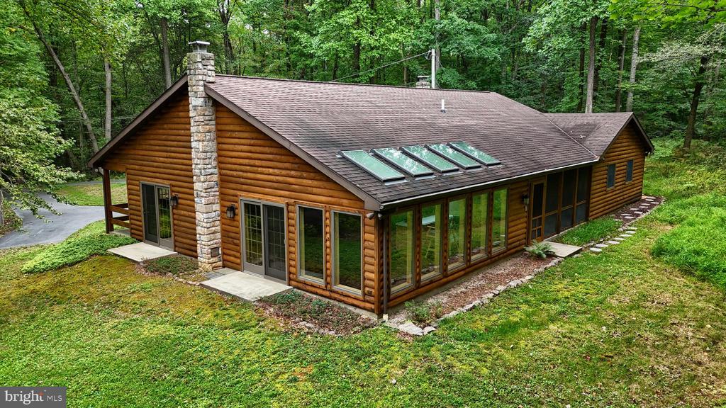 504 Hemlock Ln