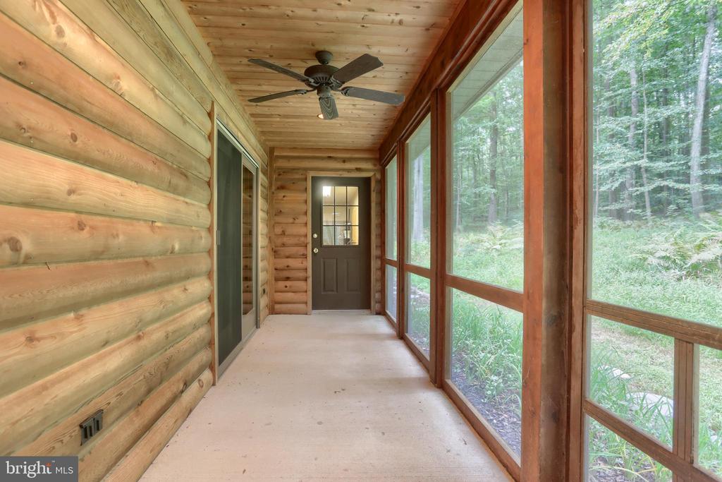 504 Hemlock Ln
