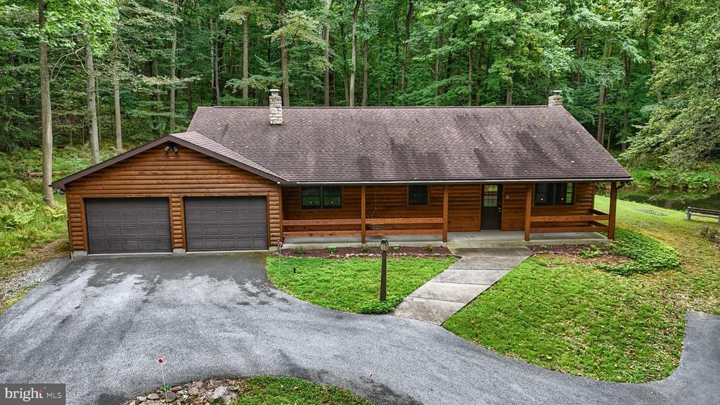504 Hemlock Ln