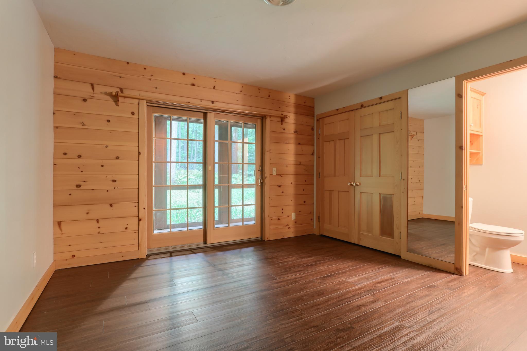 504 Hemlock Ln