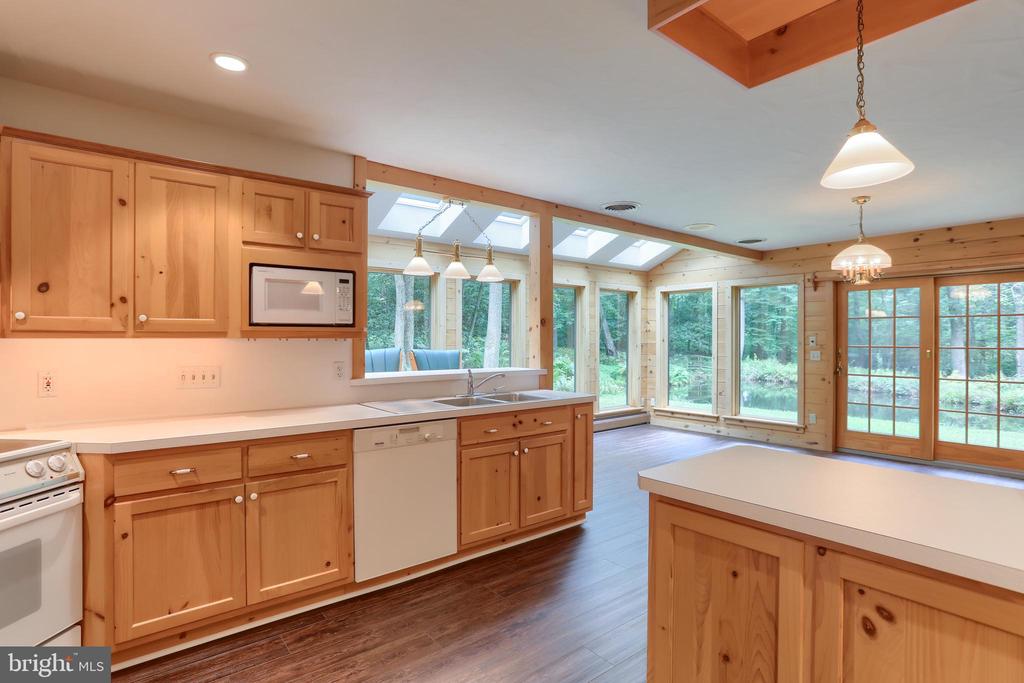504 Hemlock Ln