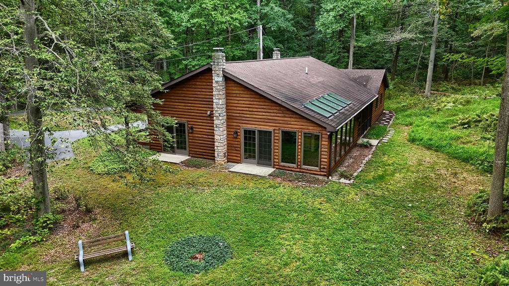 504 Hemlock Ln
