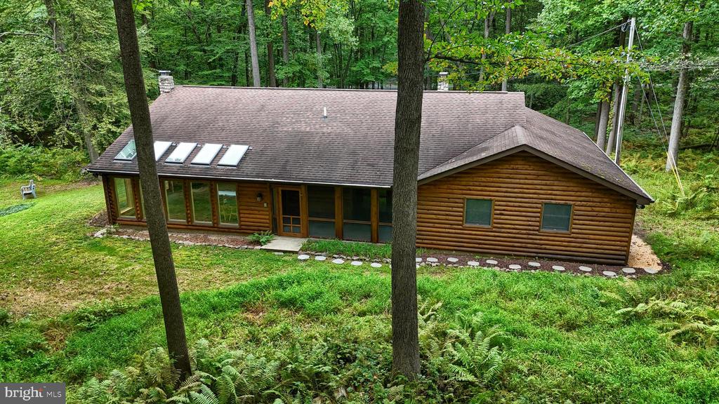 504 Hemlock Ln