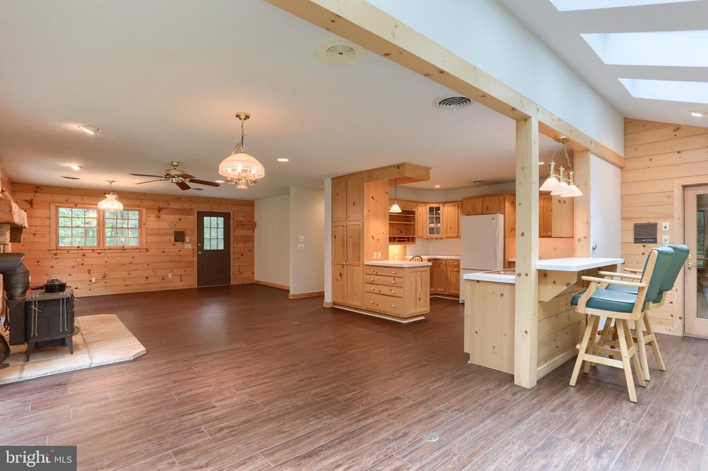 504 Hemlock Ln