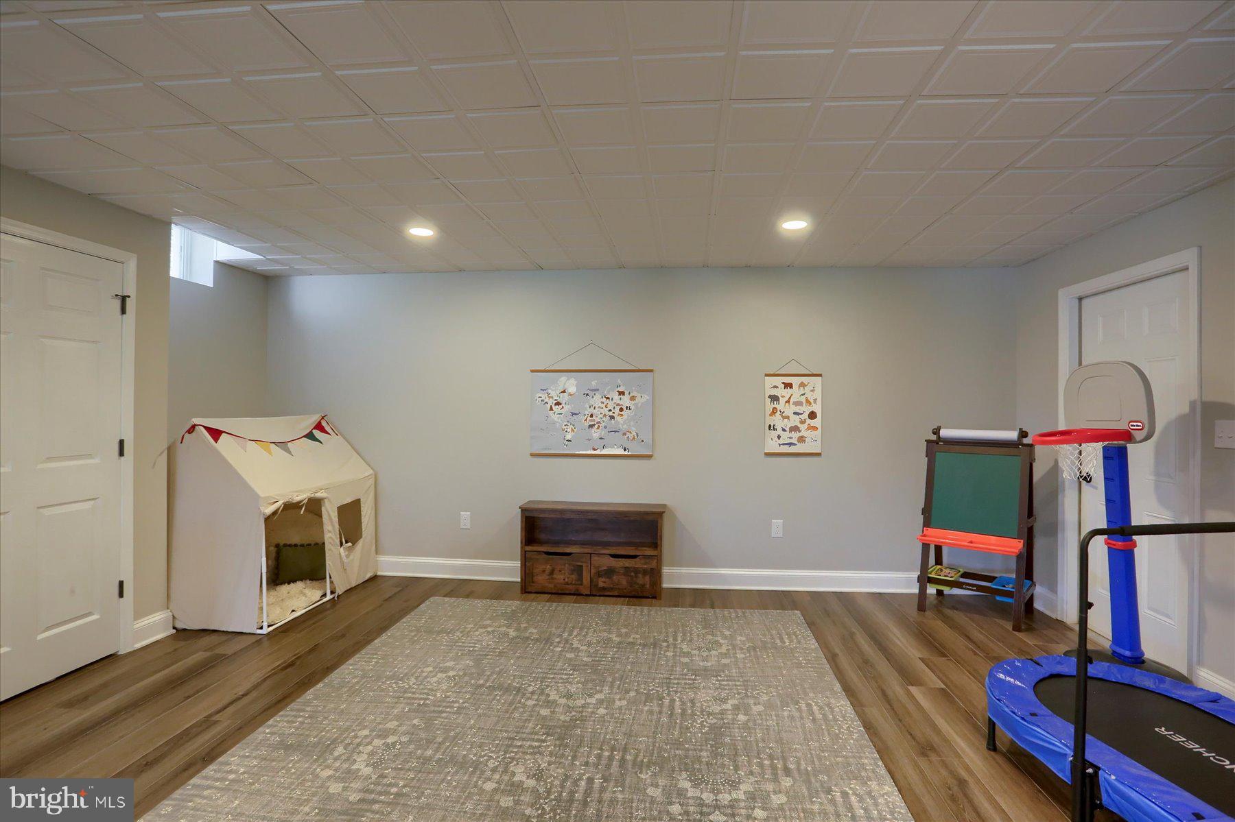 6 Mockingbird Ln