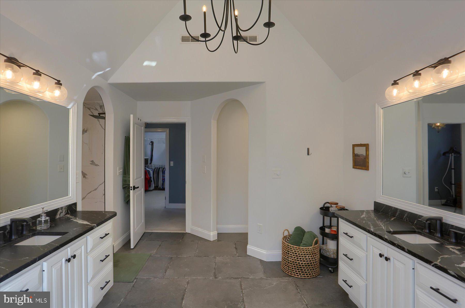 6 Mockingbird Ln