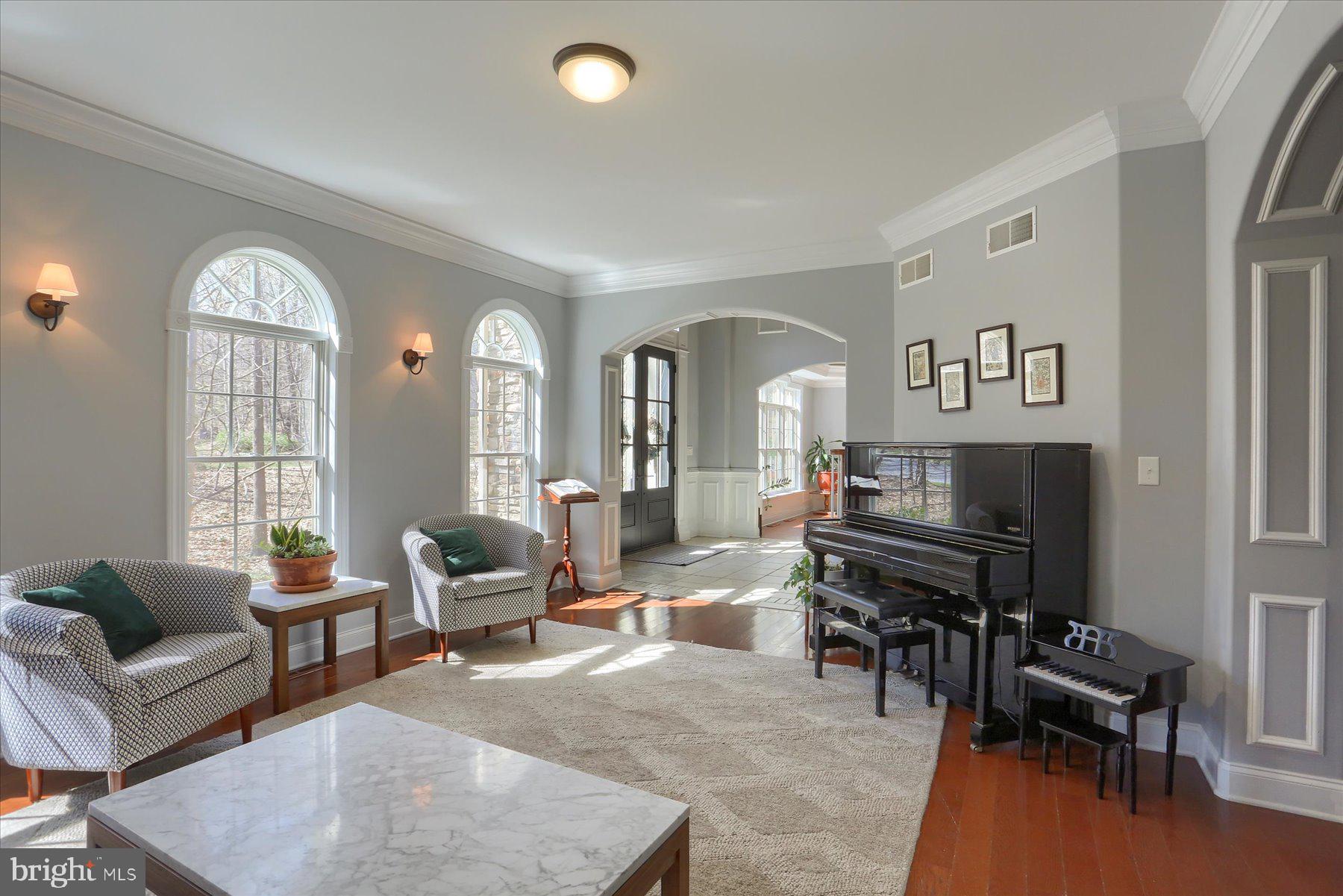 6 Mockingbird Ln